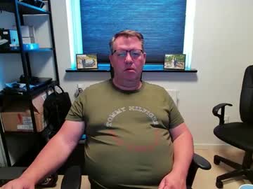 Chat Live with henrikrp1971 on Chaturbate